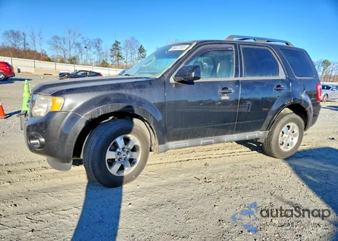 2011 Ford Escape Limited z USA, uszkodzony, nr VIN 1FMCU0EG5BKA82401